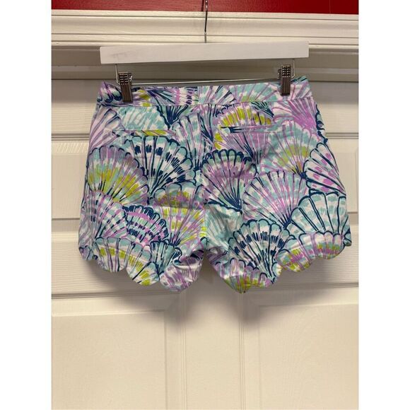 Lilly Pulitzer Buttercup Scalloped Edge Shorts in Seashell Print Sz 0 EUC - Picture 4 of 7